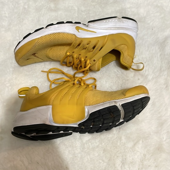 Sneakers - Picture 2 of 2